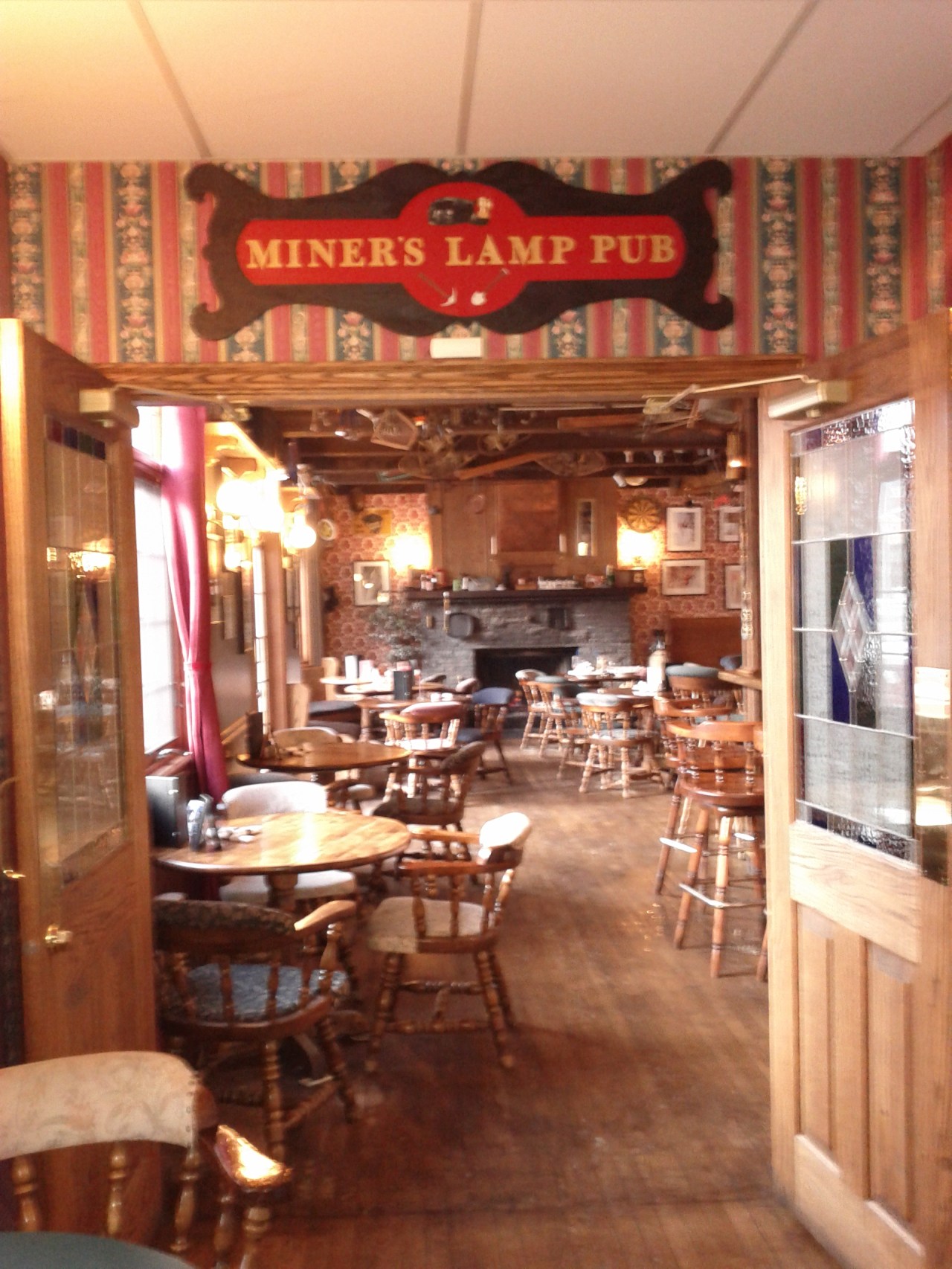 Miner's Lamp Pub in Canmore 